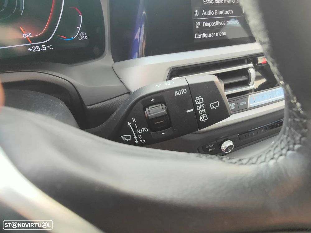 BMW 318 d Touring Auto - 31