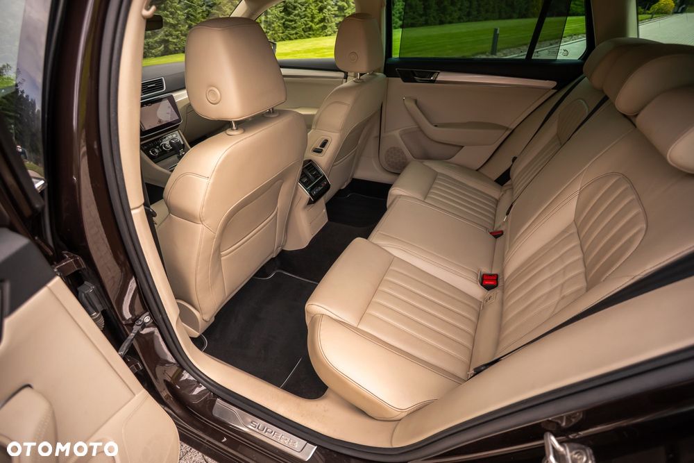 Skoda Superb 2.0 TDI SCR 4x4 L&K DSG - 20
