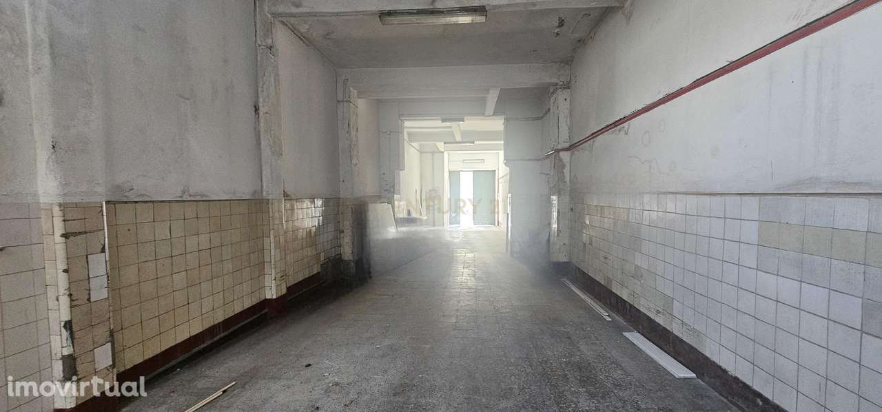 VENDE-SE PAVILHÃO / ARMAZÉM EM  LISBOA, PRAÇA DE ESPANHA - Grande imagem: 5/15