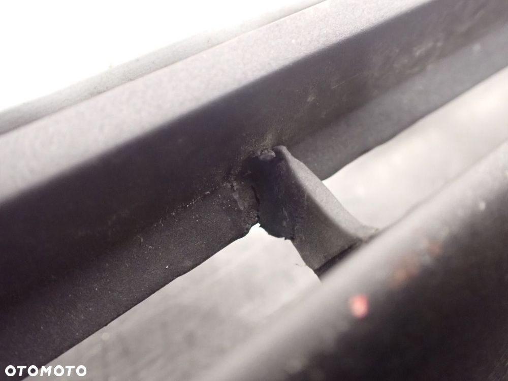 GRILL ATRAPA VOLKSWAGEN JETTA II LIFT - 10