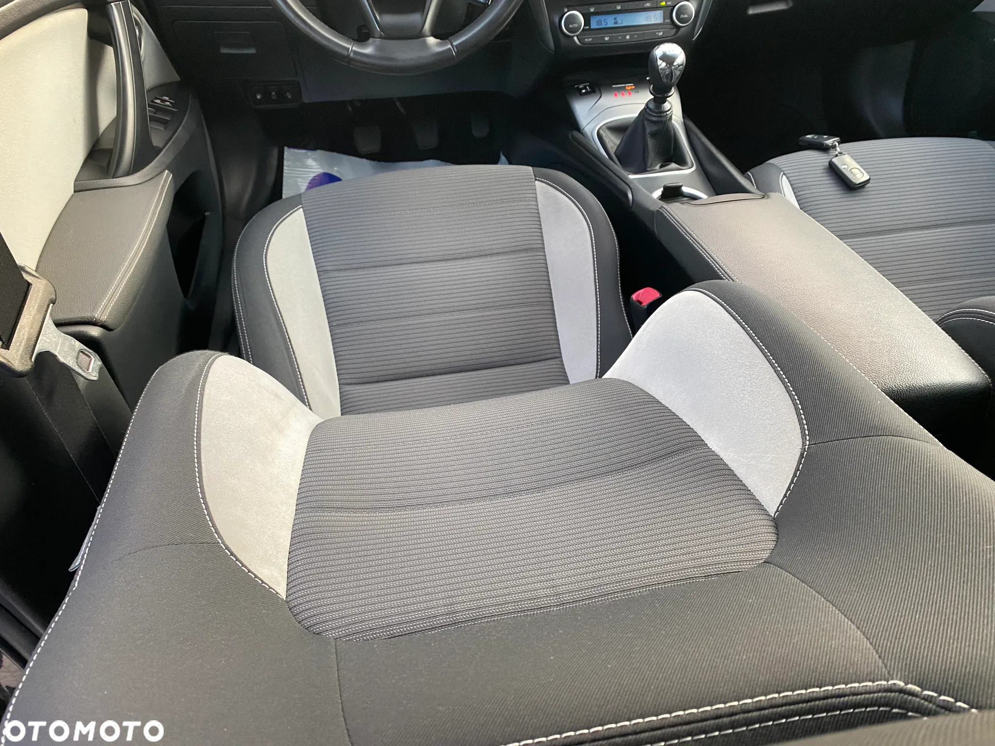 Toyota Avensis - 34
