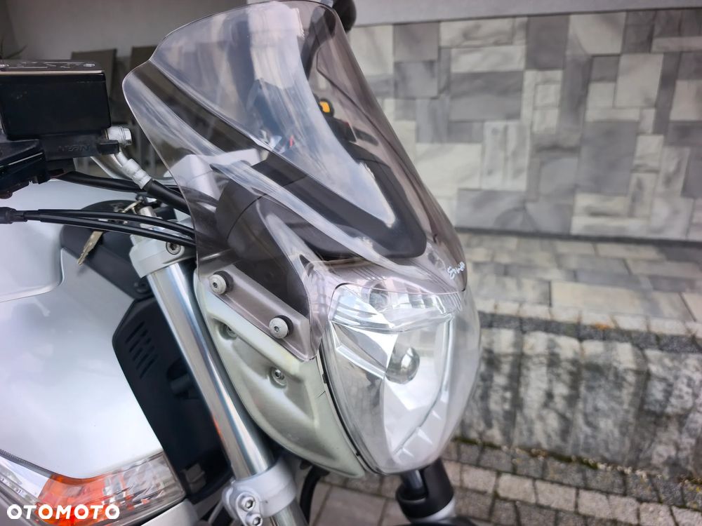 Suzuki GSR - 5