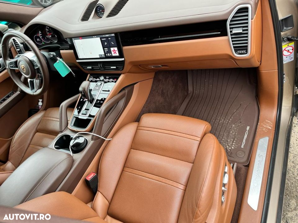 Porsche Cayenne - 11