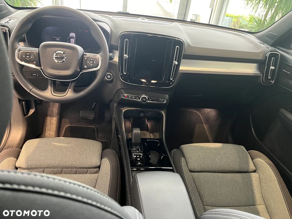 Volvo XC 40 B3 Plus Dark - 9
