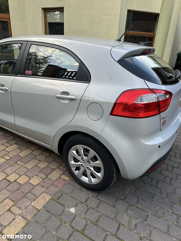 Kia Rio - 5