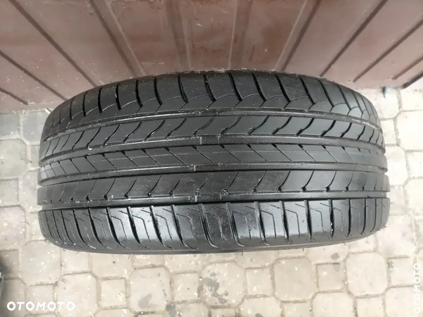 Opona letnia Good Year 255/45 R18