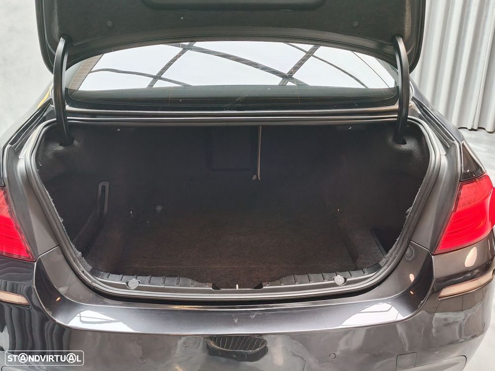 BMW 520 d Auto - 24