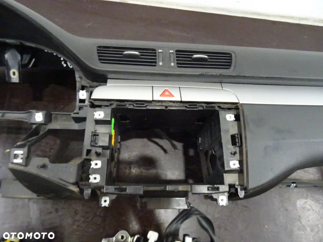 VW PASSAT B6 05-10 2.0 TDI DESKA ROZDZIELCZA KOKPIT KONSOLA PODUSZKA KIEROWCY PASY BEZPIECZEŃSTWA - 4