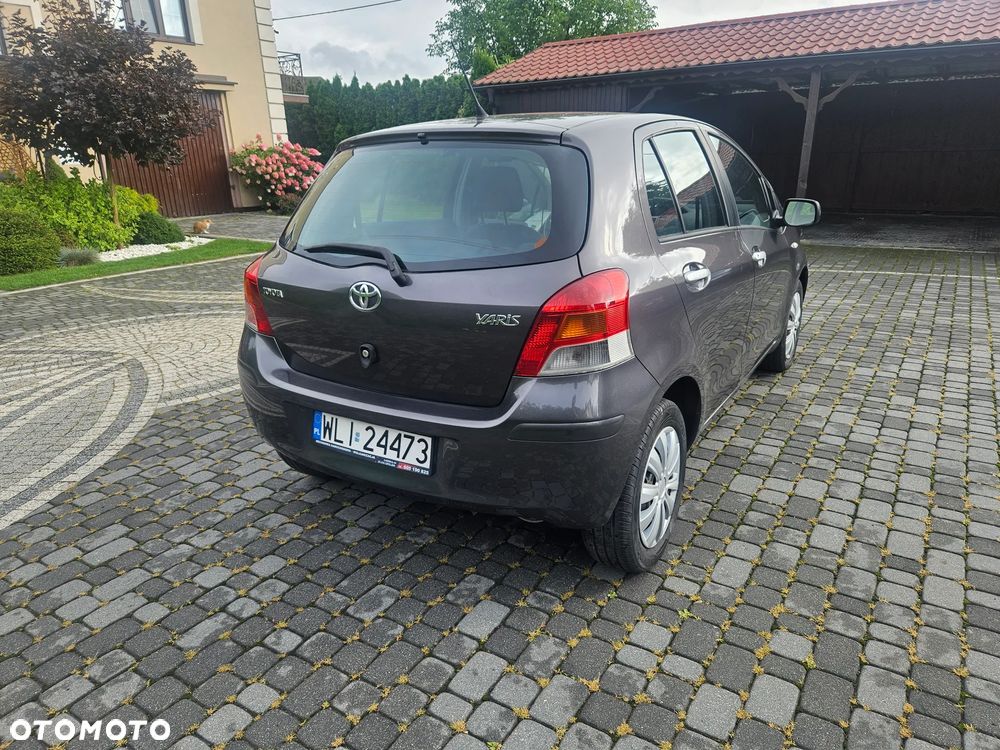 Toyota Yaris 1.33 Luna - 4