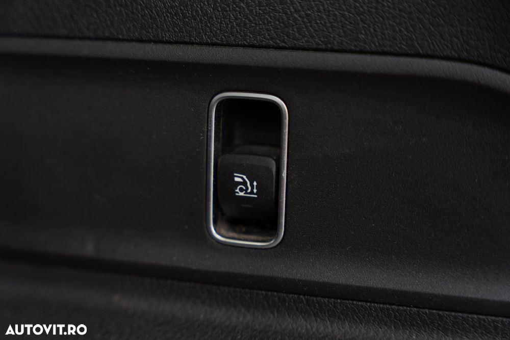 Mercedes-Benz GLE 300 d 4MATIC 9G-TRONIC AMG Line - 13