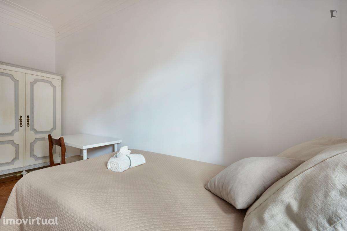 Quarto - localizado em Alameda Lisbon - Grande imagem: 4/51
