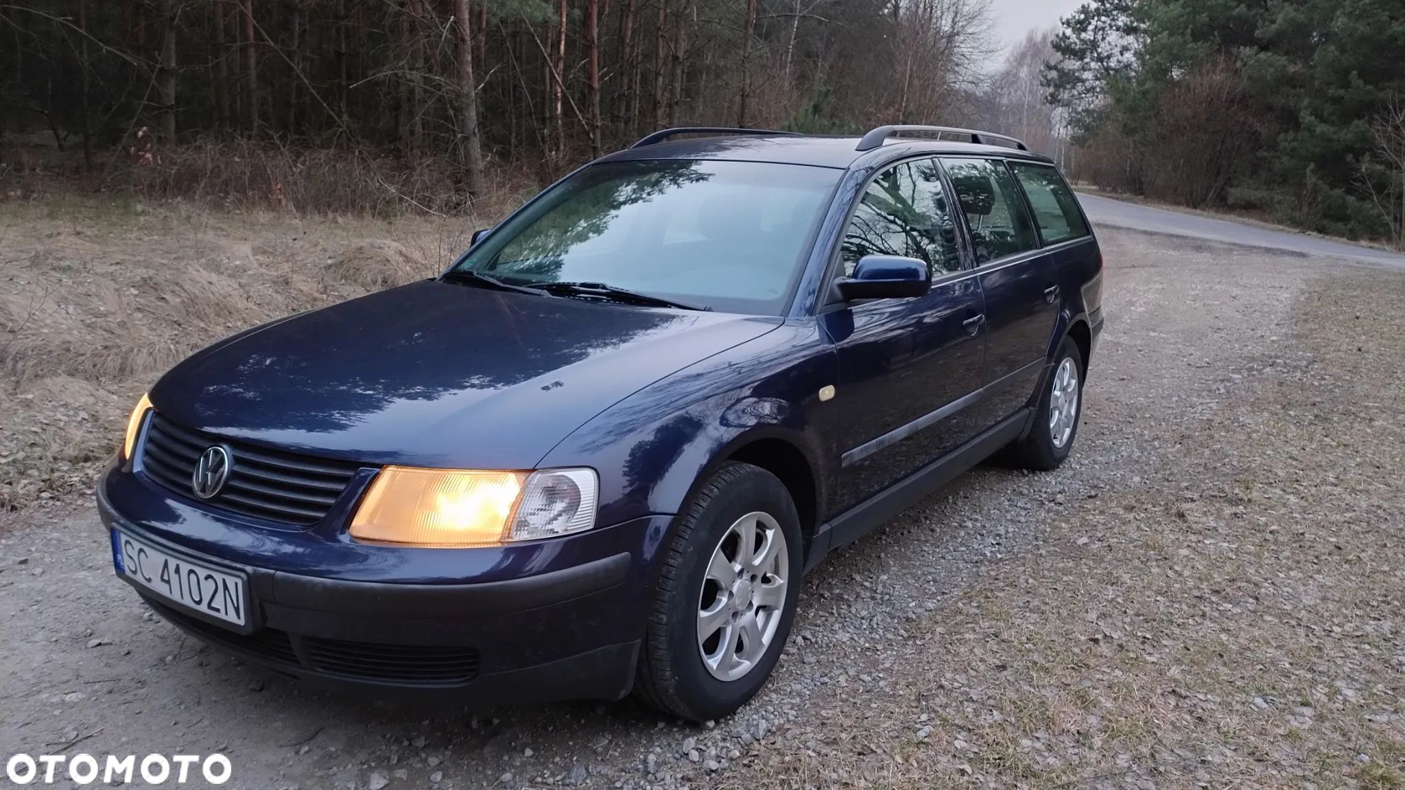 Volkswagen Passat - 1