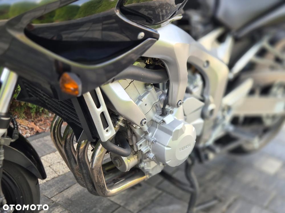 Yamaha FZ6 - 18