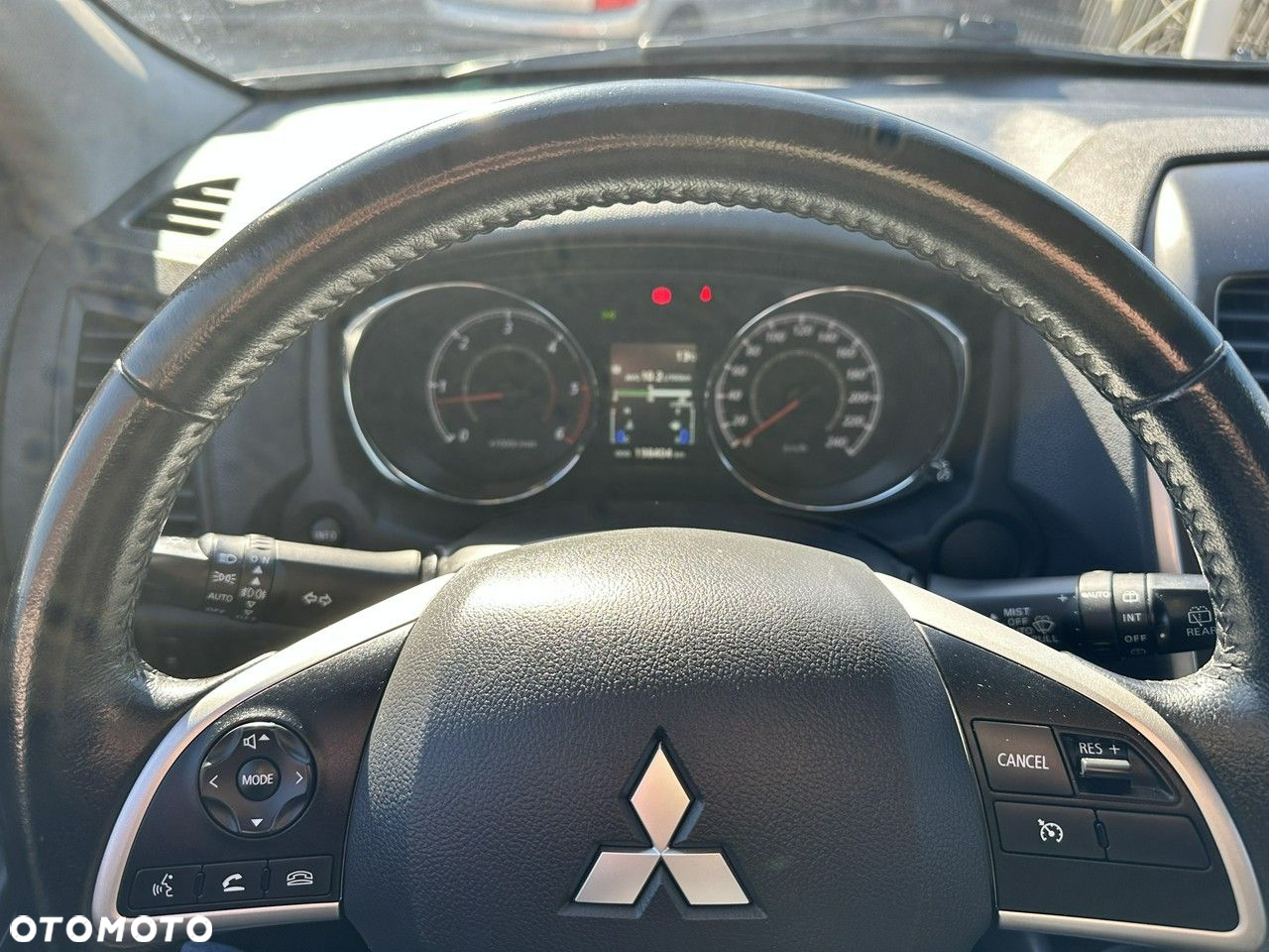 Mitsubishi ASX - 10