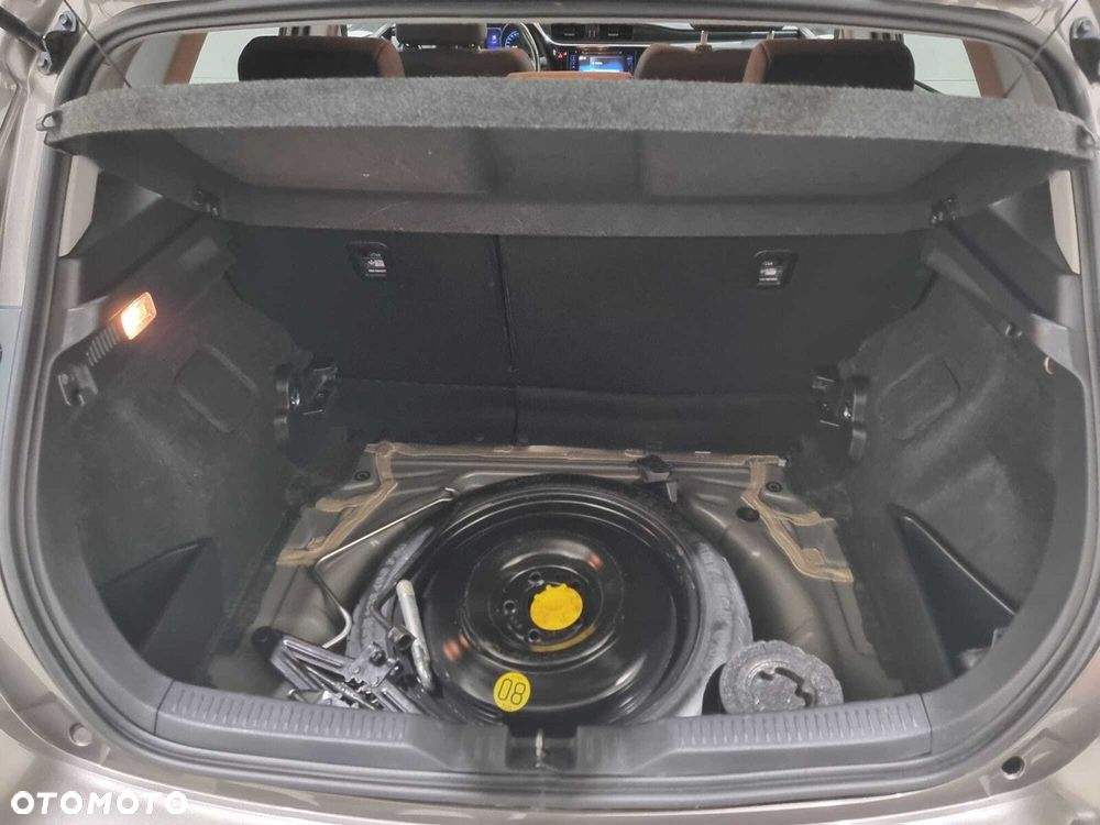 Toyota Auris - 16