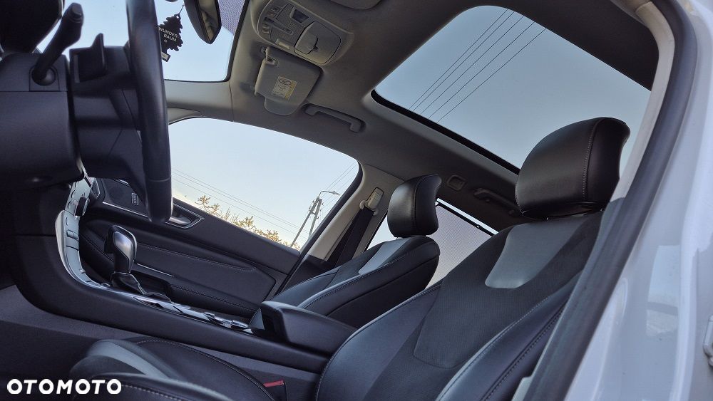 Ford S-Max 2.0 TDCi Titanium PowerShift - 6