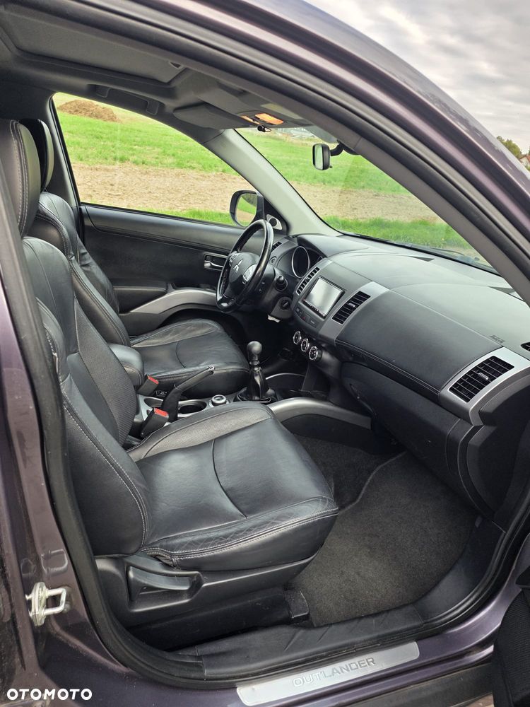 Mitsubishi Outlander 2.0 DID Instyle NAVI - 9