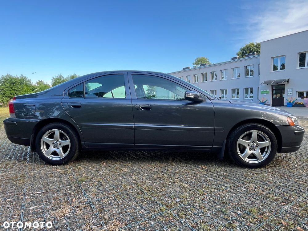 Volvo S60 2.4 Momentum - 4