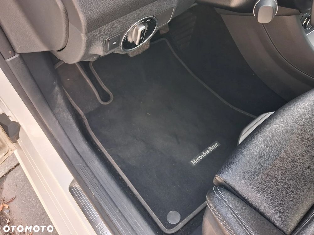 Mercedes-Benz CLA 250 4Matic 7G-DCT - 15