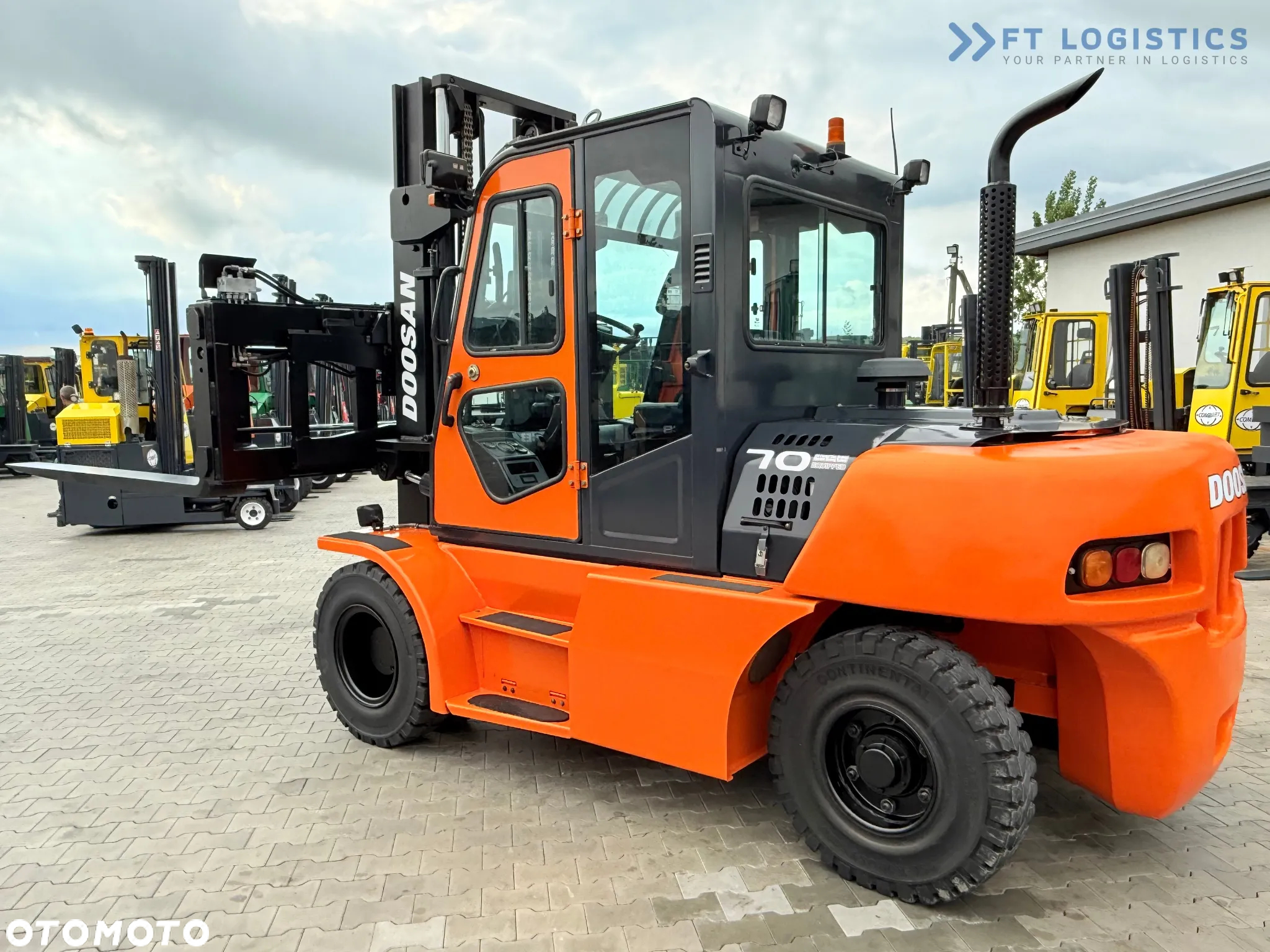 Doosan DOOSAN_DUPLEX-3000MM_PRZESUW-BOCZNY_POZYCJONER_WIDŁY-2500MM_7000KG_KABINA_JAK-NOWY - 25