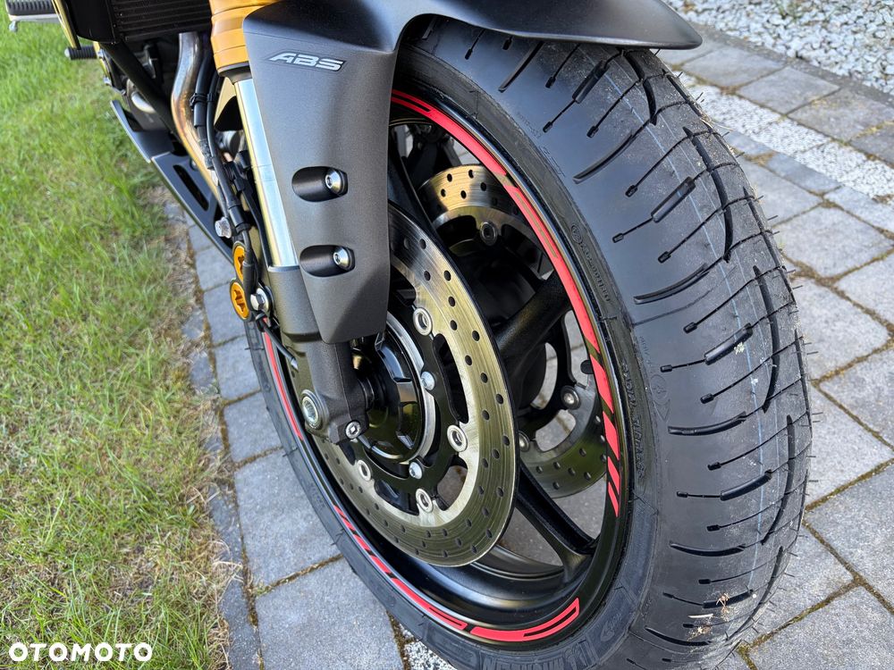 Yamaha FZ8 - 8