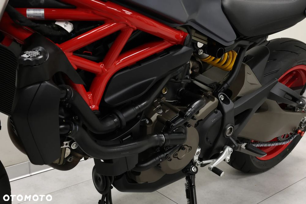 Ducati Monster - 37
