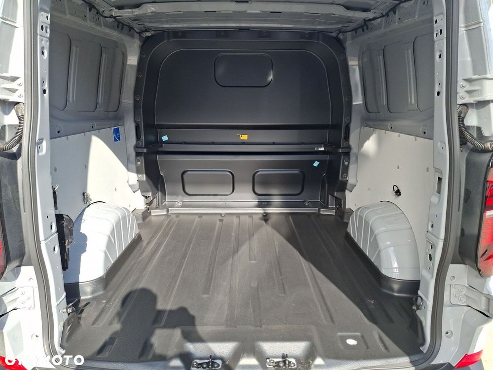 Volkswagen Transporter Furgon Plus 2.0 TDI 150 KM manual r. o. 3500 mm - 23