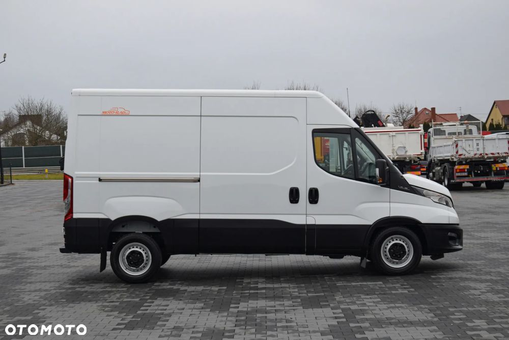Iveco DAILY 35S12 / 2.3 - 120 KM / DOSTAWCZE / BLASZAK / KLIMA / TEMPOMAT / KLIMA / TRYB CITY / SERWISOWANY / SPROWADZONY Z NIEMIEC - 4