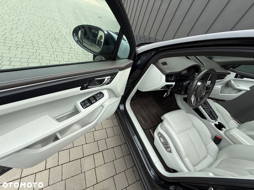 Porsche Macan - 10
