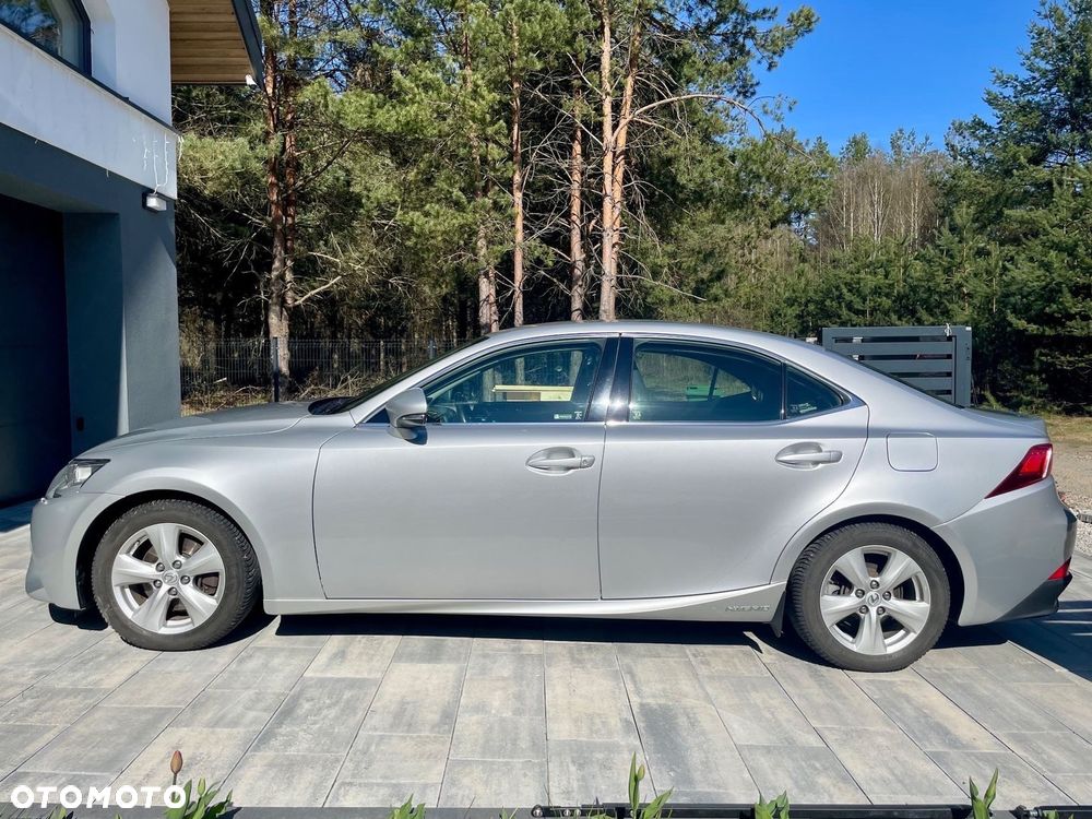 Lexus IS 300h Elegance - 3