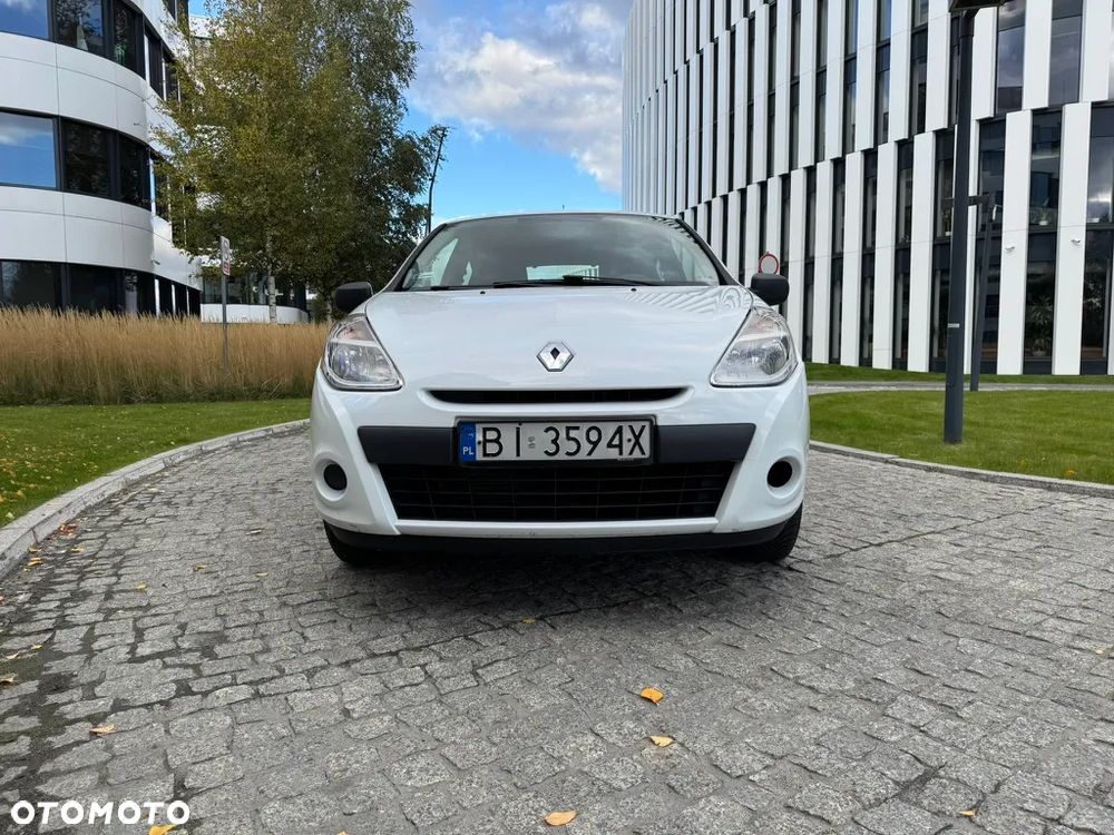Renault Clio 2013 photo 2
