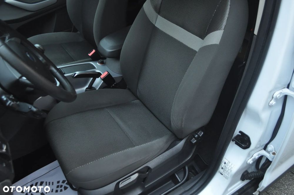 Ford Kuga 2.0 TDCi 2x4 Titanium - 18