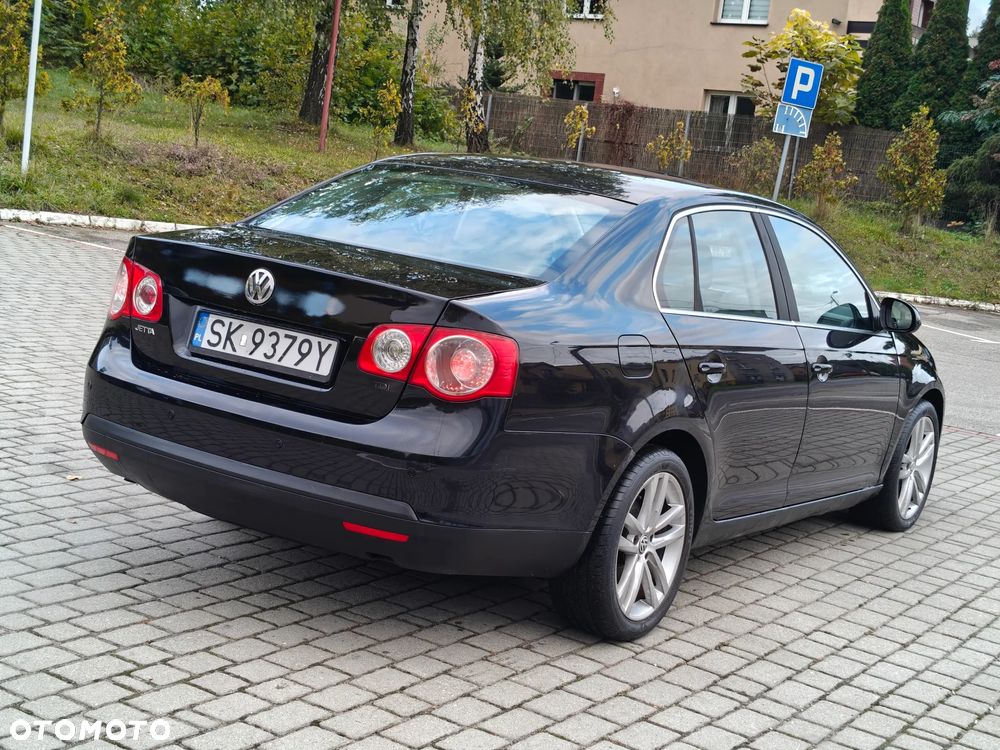 Volkswagen Jetta 1.9 TDI Comfortline - 23
