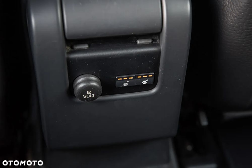 Volvo V60 D5 AWD Momentum - 30