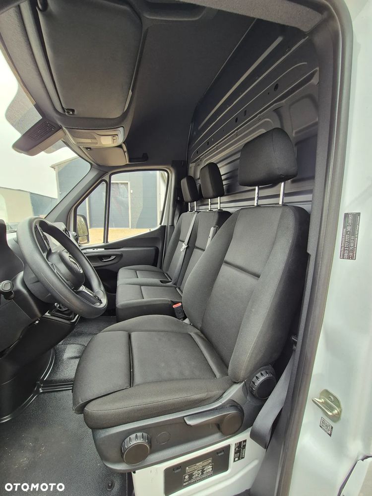 Mercedes-Benz Sprinter - 10