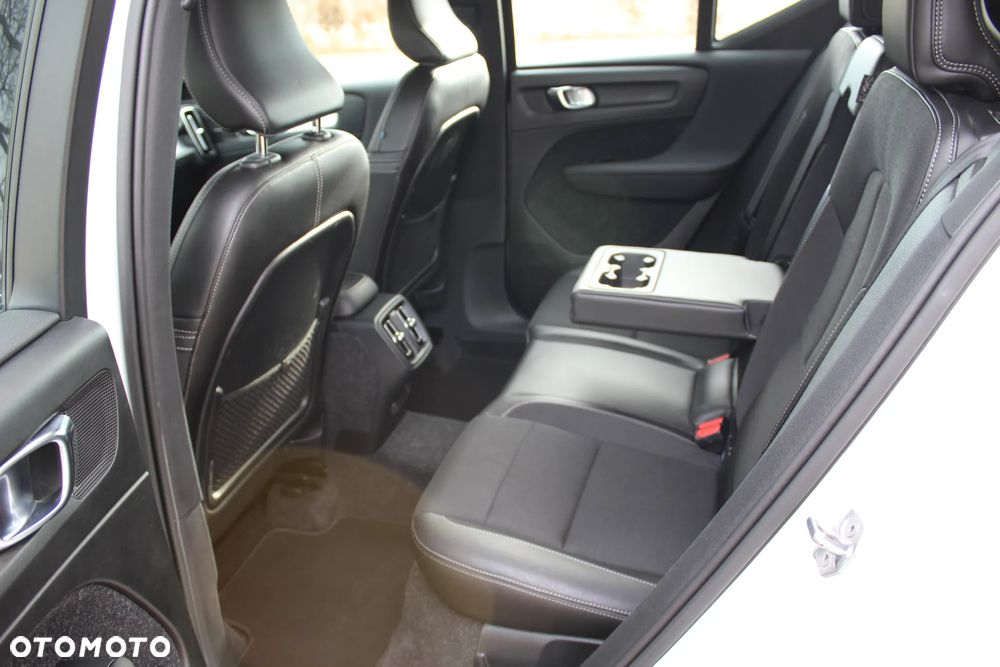 Volvo XC 40 D3 Momentum Pro - 26