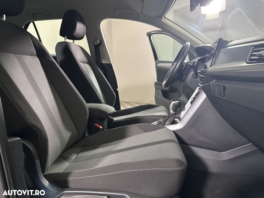 Volkswagen T-Roc - 12