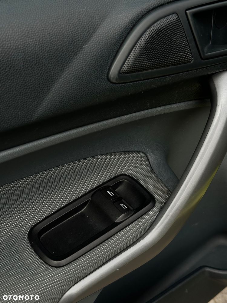 Ford Fiesta 1.25 Trend - 27