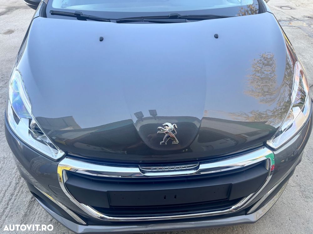 Peugeot 208 1.2 L PureTech Style - 6