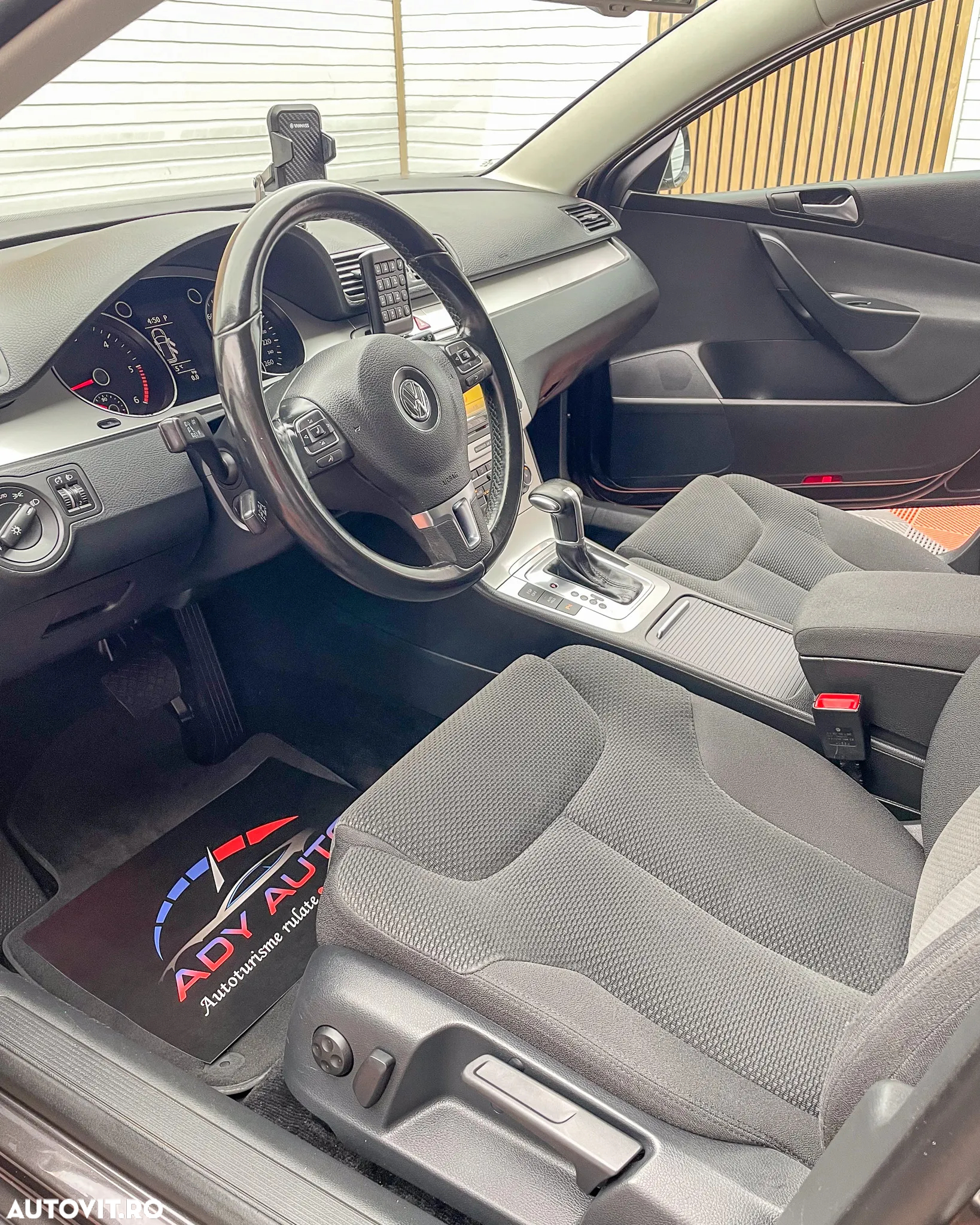 Volkswagen Passat Variant 2.0 Blue TDI DSG SCR Trendline - 8