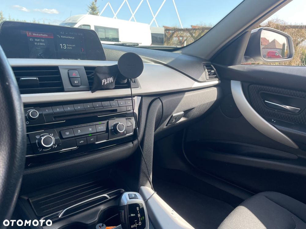 BMW Seria 3 320d Edition Luxury Line Purity - 25