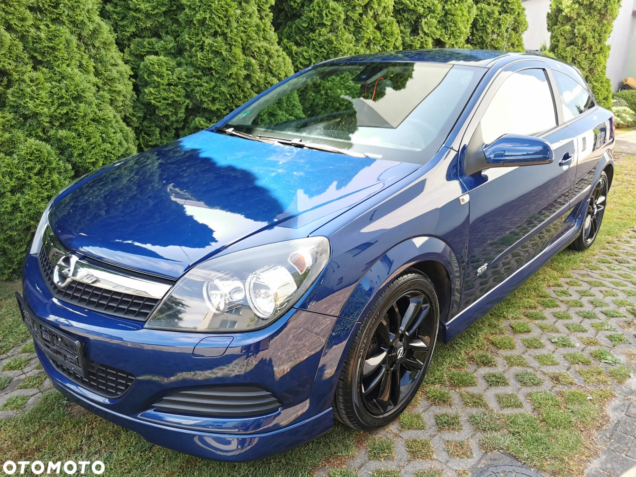 Opel Astra III GTC 1.4 Cosmo - 4