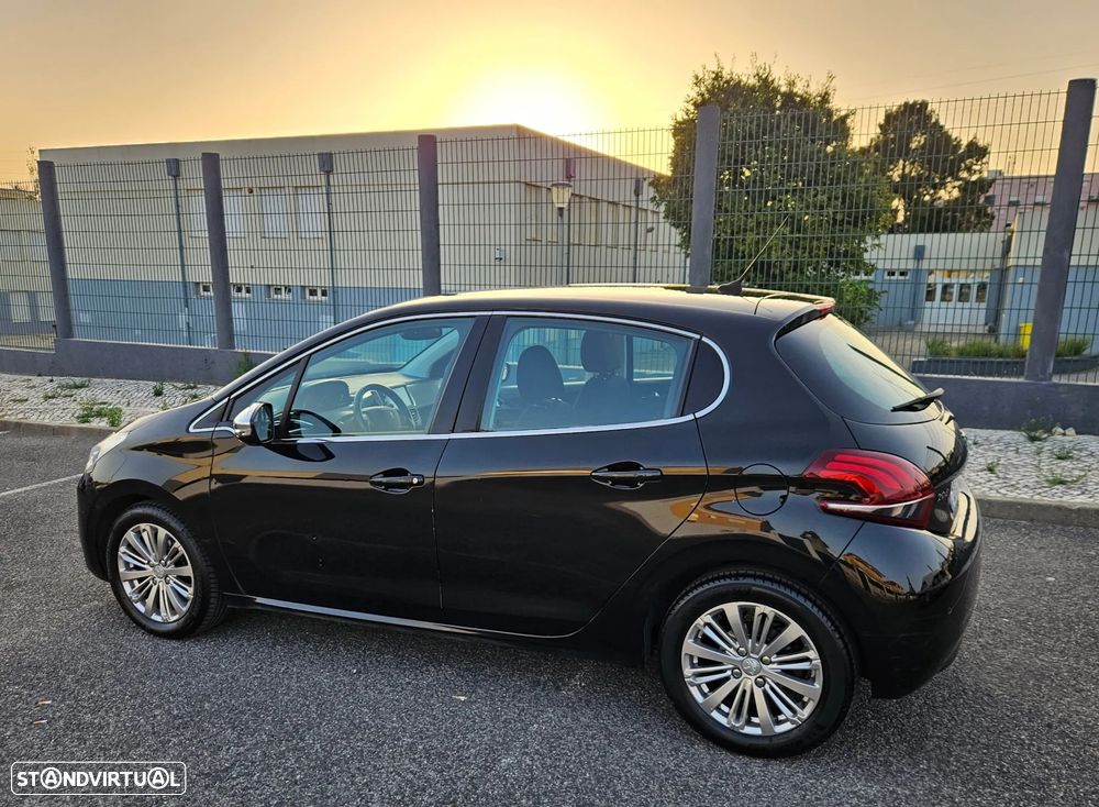 Peugeot 208 1.2 PureTech Allure - 13