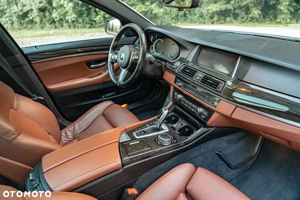 BMW Seria 5 530d xDrive - 39