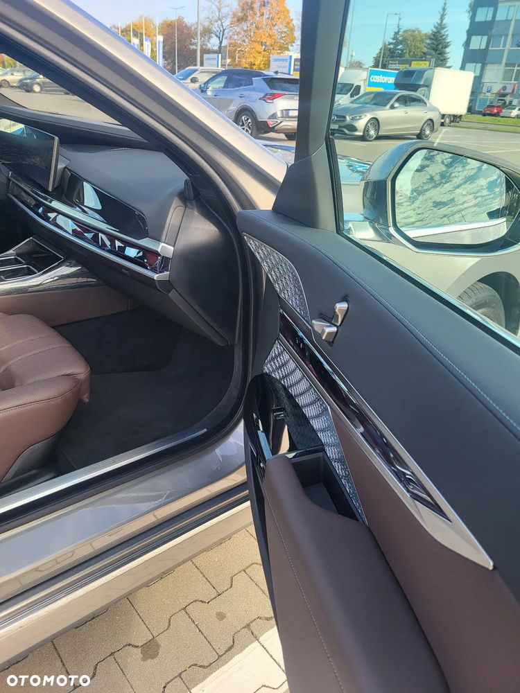 BMW Seria 7 - 23
