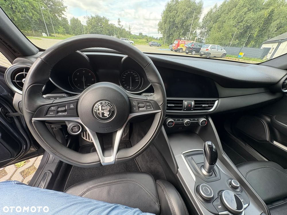 Alfa Romeo Giulia 2.2 AT8 Super - 16