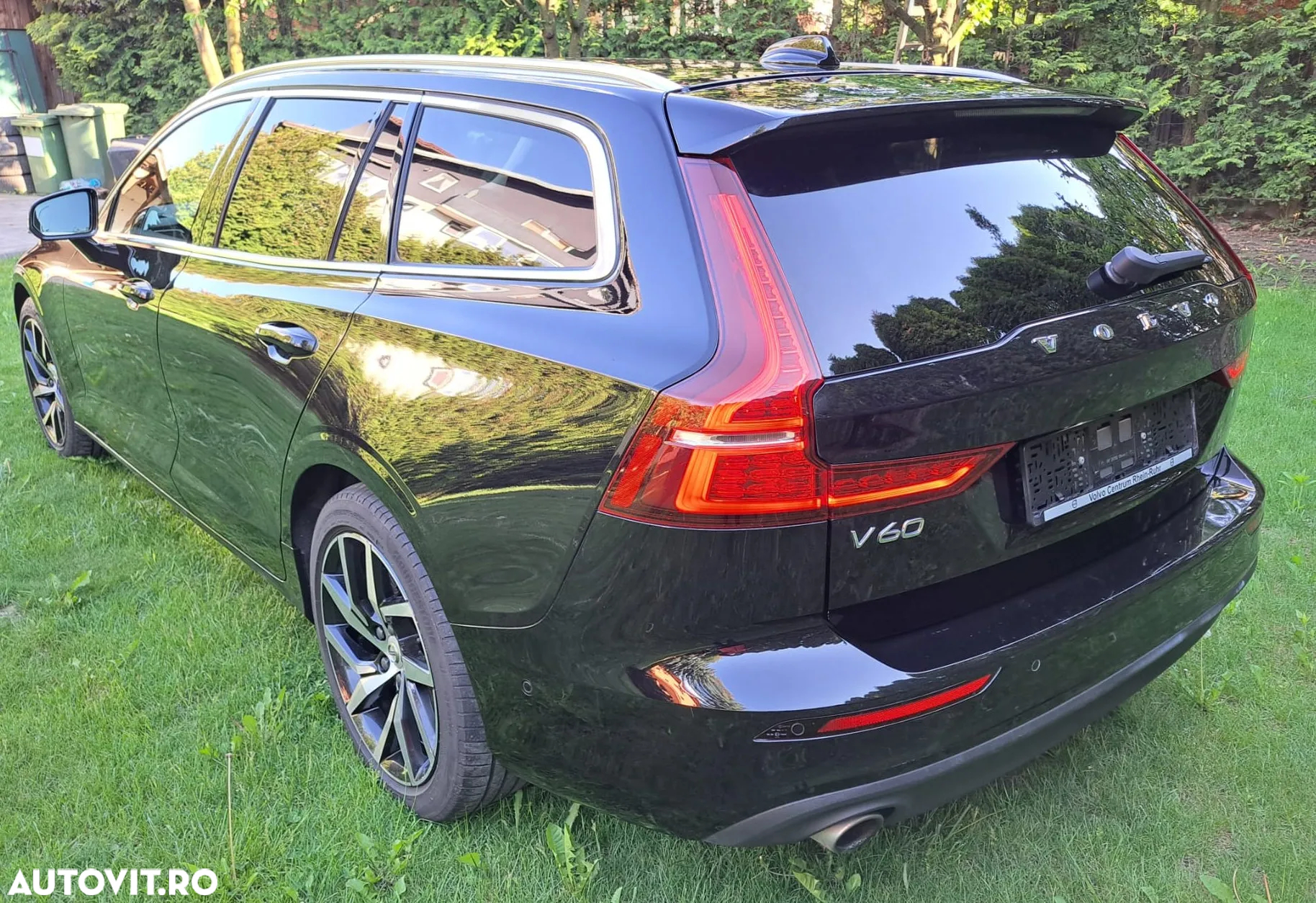 Volvo V60 T4 Momentum Pro - 2