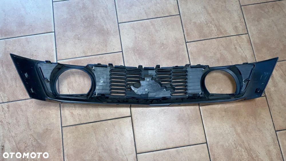 GRILL GÓRNY RAMKA FORD MUSTANG V GT CAŁOŚĆ BEZ HALOGENÓW LEKKO USZKODZONY - 8