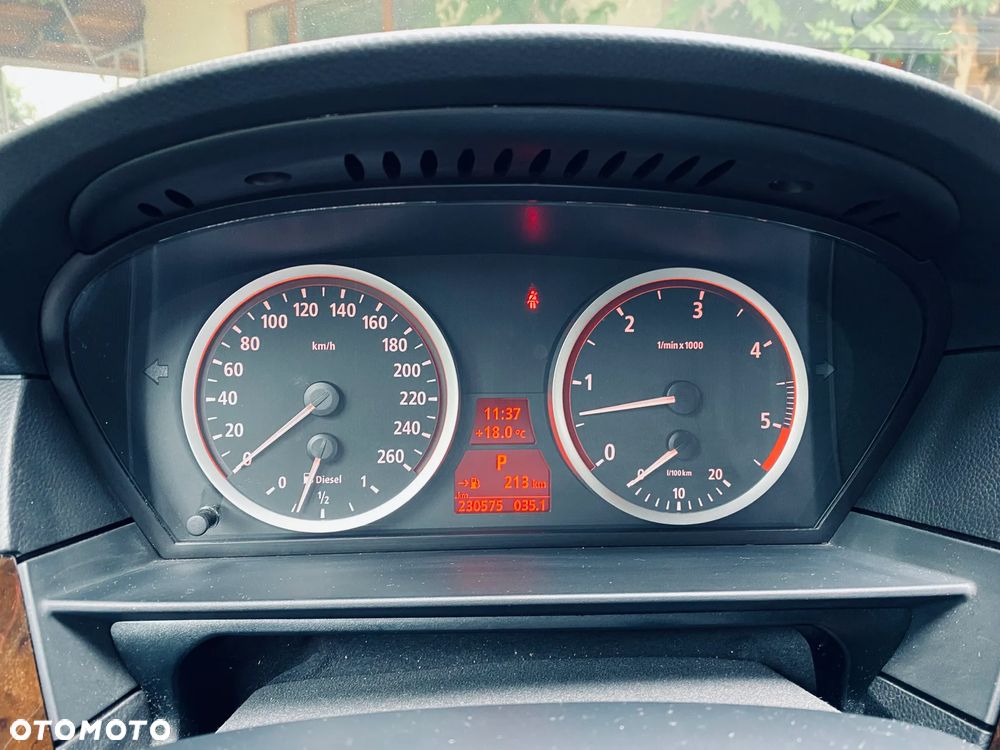 BMW Seria 5 530xd - 23