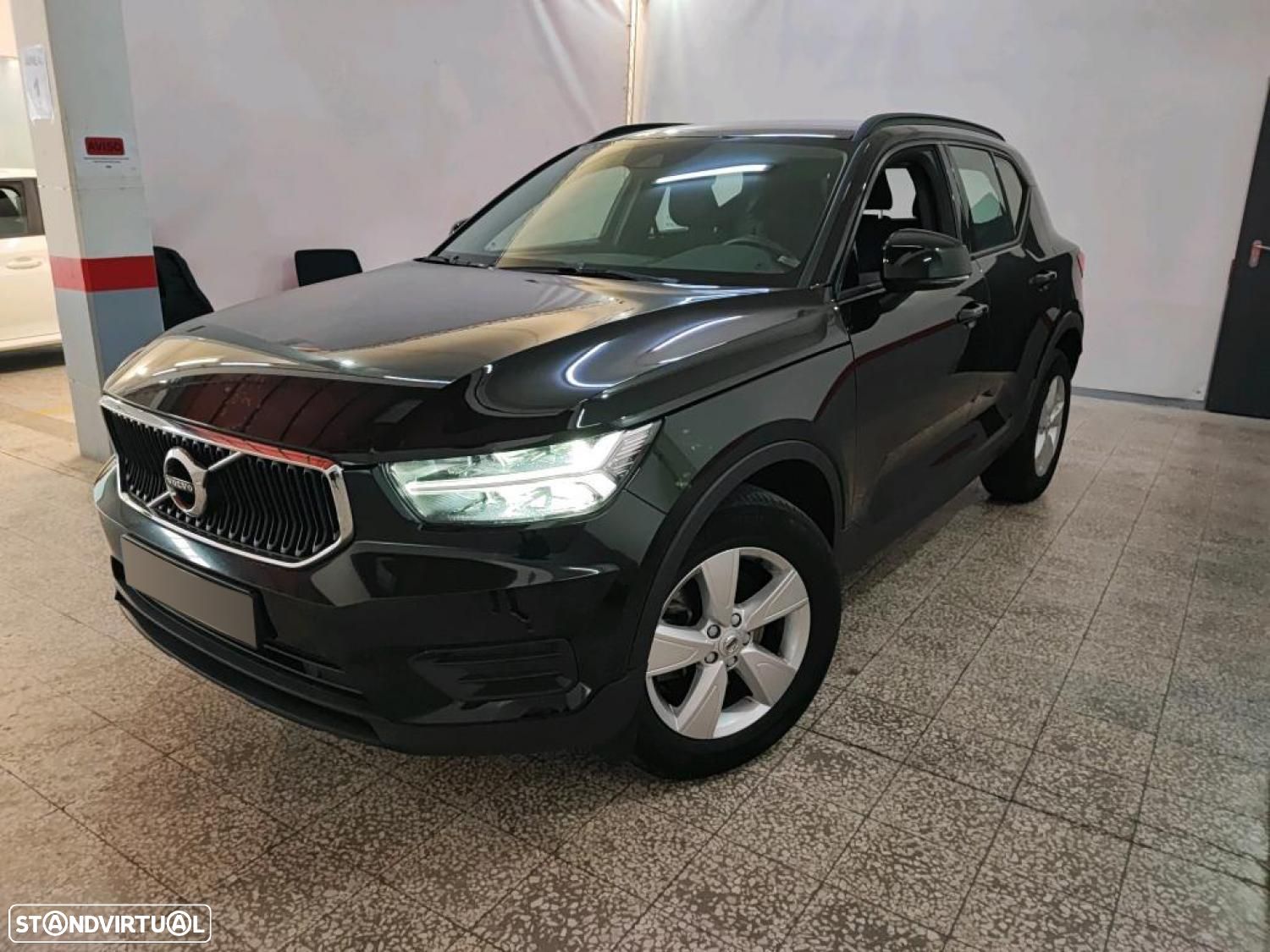 Volvo XC 40 1.5 T2 Momentum - 1